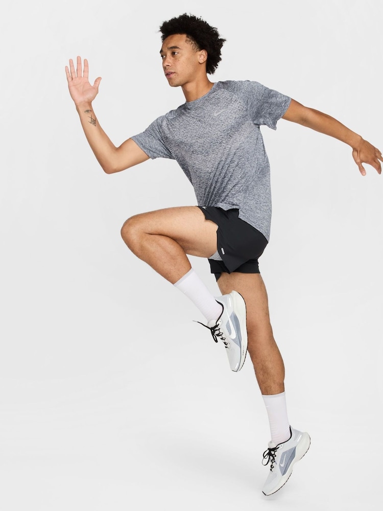 Nike Thunder Blue Dri-FIT Stride Running T-Shirt - Image 7 of 10