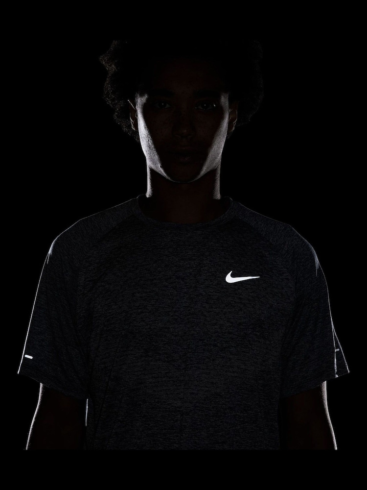 Nike Thunder Blue Dri-FIT Stride Running T-Shirt - Image 8 of 10