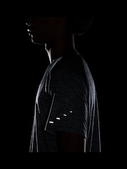 Thunder Blue (синий) - Nike Dri-FIT Stride Running T-Shirt - Изображение 9 из 10