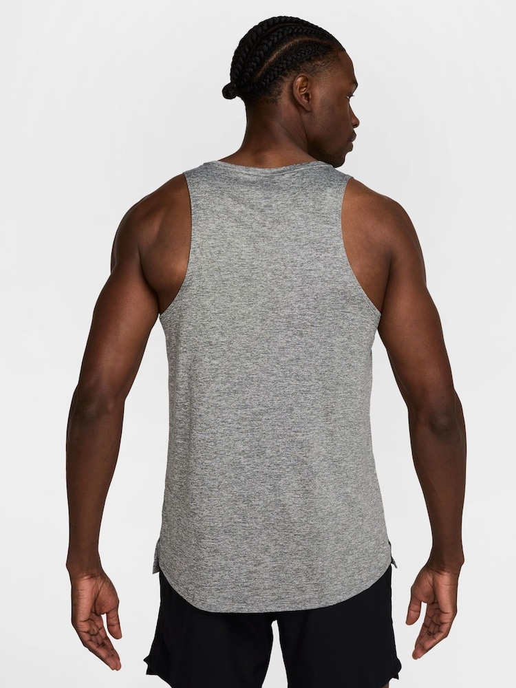 Nike Smoke Grey Stride Dri-FIT ADV Running Vasts - Image 2 of 8