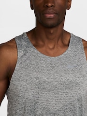 Nike Smoke Grey Stride Dri-FIT ADV Running Vasts - Image 4 of 8
