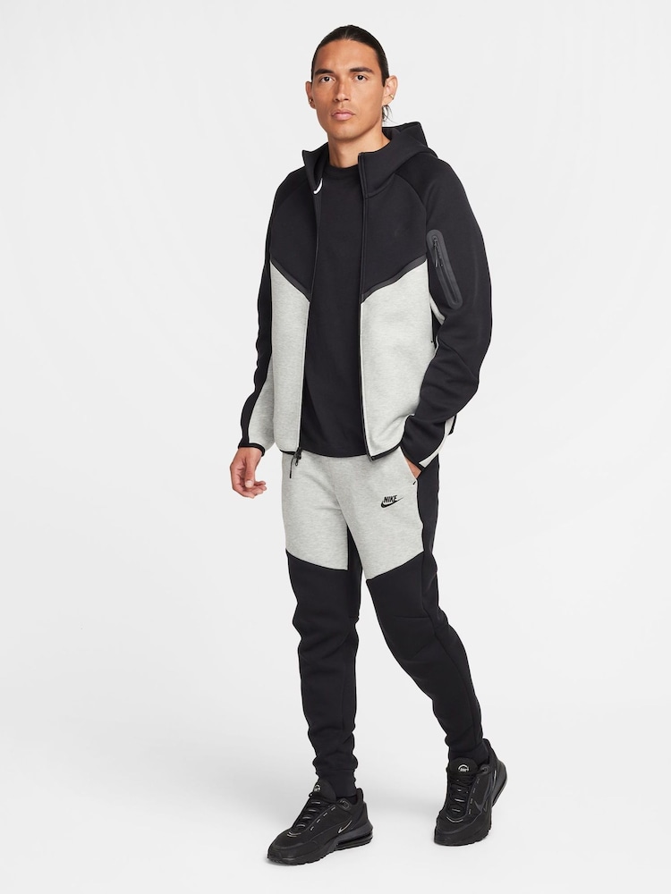 Nike Black/Grey Tech Fleece Full-Zip Windrunner Hoodie - Image 11 of 11 Nike Black/Grey Tech Fleece Full-Zip Windrunner Hoodie - Image 11 of 11