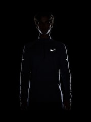 Modra - Nike Dri-FIT Stride Half Zip Midlayer tekaški top - Slika 6 iz 7