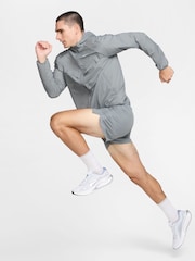 Rookgrijs - Nike Dri-FIT Stride Woven Running Jacket - Image 9 of 9