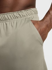 Nike Light Army Totality Dri-FIT 9 inch Unlined Training Shorts - Image 5 of 7