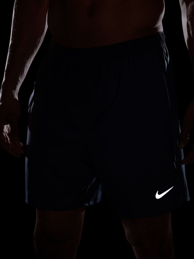 Nike Thunder Blue Challenger Dri-FIT 7 inch 2-in-1 Running Shorts - Image 5 of 5