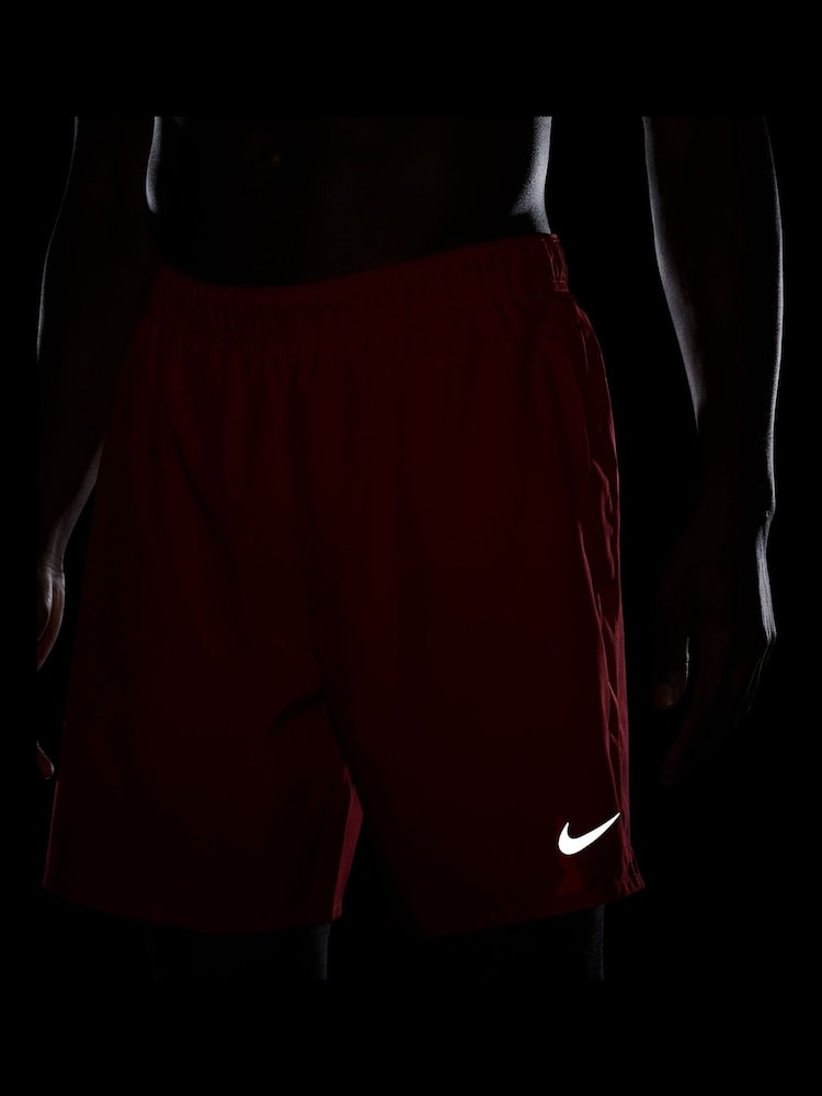 Nike University Red Challenger Dri-FIT 7 inch 2-in-1 Running Shorts - Image 8 of 8