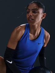 Hyper Royal Blue - Nike Dri-FIT tanktop met racerback - Image 5 of 5