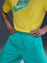 Nike Cactus Blue 7 Inch Challenger Dri-FIT 7 inch Briefs Lined Running Shorts - Image 5 of 5