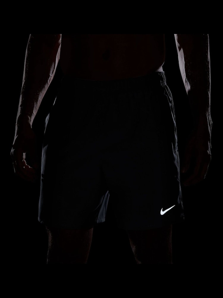 Thunder Blue (синий) - 7 дюймов - Nike Challenger Dri-FIT 7 inch Briefs Lined Running Shorts - Изображение 5 из 5