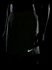 Лаймово-зелений - 7 Дюйм - Nike Шорти для бігу Challenger Dri-FIT 7 дюймів на підкладці - Image 9 of 9