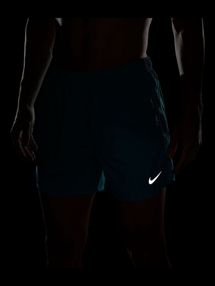 Nike Cactus Blue Dri-FIT Challenger 5 inch Brief Lined Running Shorts - Image 9 of 9
