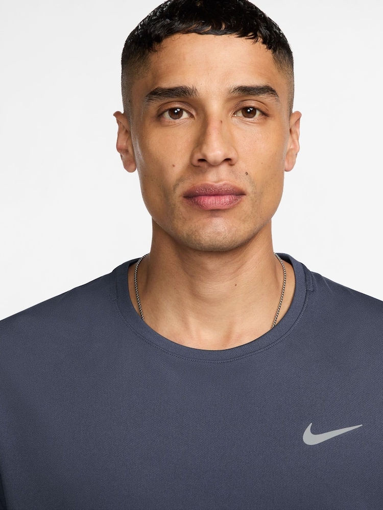 Nike Thunder Blue Dri-FIT Miler Running T-Shirt - Image 3 of 3
