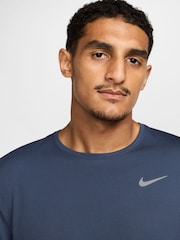 Modra - Tekaška majica Nike Dri-FIT Miler  - Slika 4 iz 9
