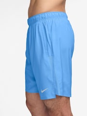 Синий в университетском стиле - Nike Challenger Dri-FIT 7 Inch 2-in-1 Running Shorts - Изображение 3 из 5