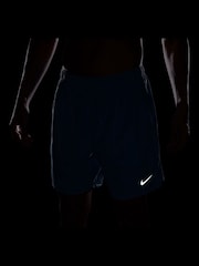 Синий в университетском стиле - Nike Challenger Dri-FIT 7 Inch 2-in-1 Running Shorts - Изображение 5 из 5