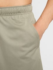 Nike Light Army Dri-FIT Totality 7 inch Knit Training Shorts - Image 5 of 14