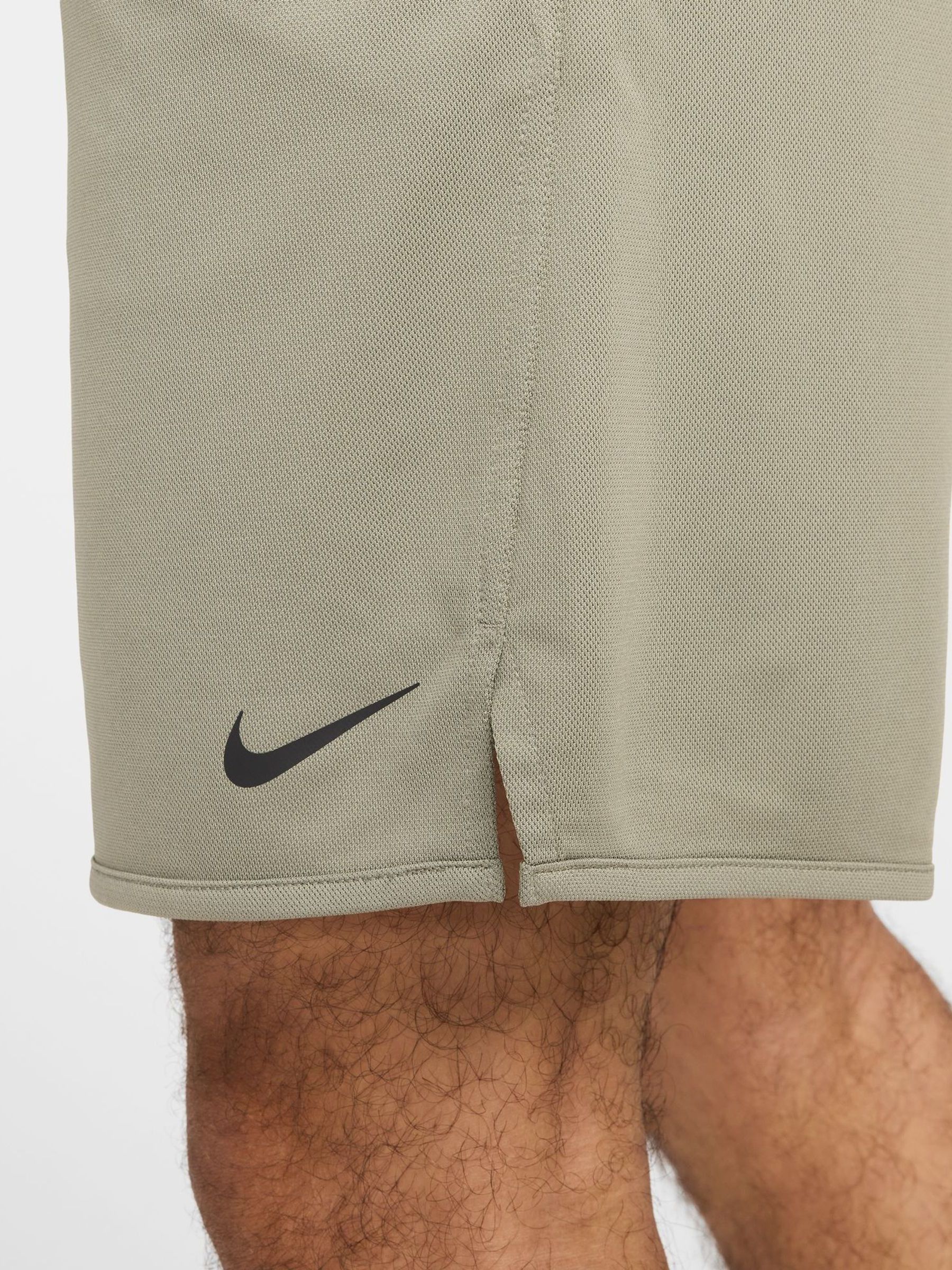 nike training flex vent shorts in khaki