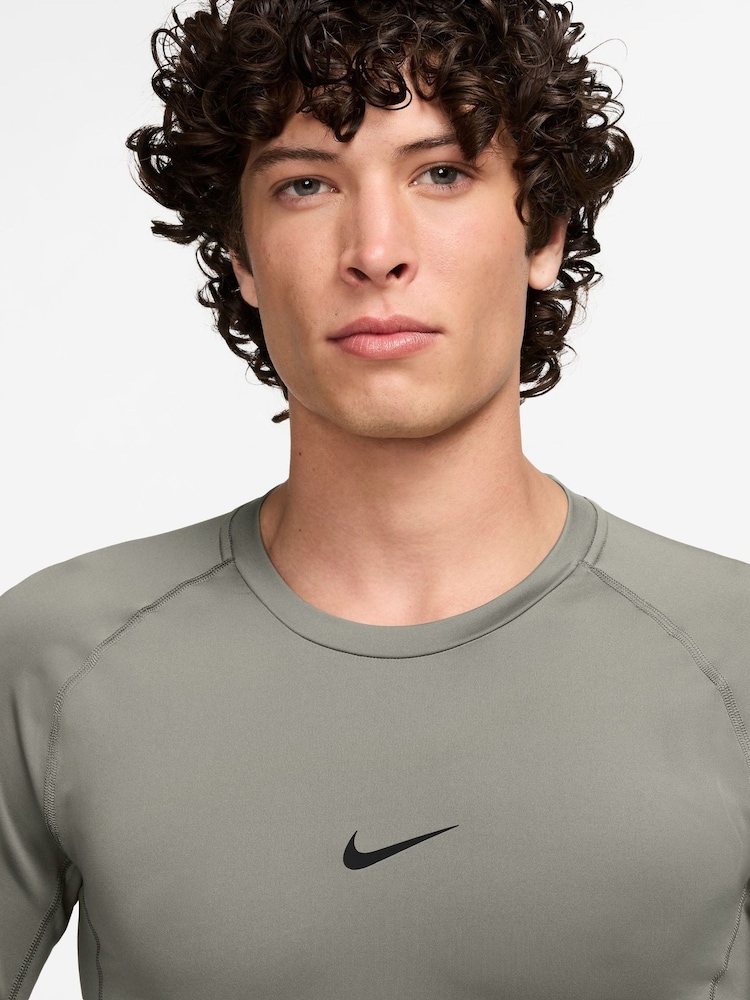 Nike Light Army Pro Dri-FIT Tight Long-Sleeve Training Top - Image 3 of 3