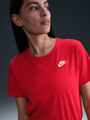 Nike University Red Sportswear Club Essentials T-Shirt - Image 3 of 6