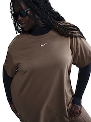 Nike Brown Curve Sportswear Essential T-Shirt - Image 6 of 11
