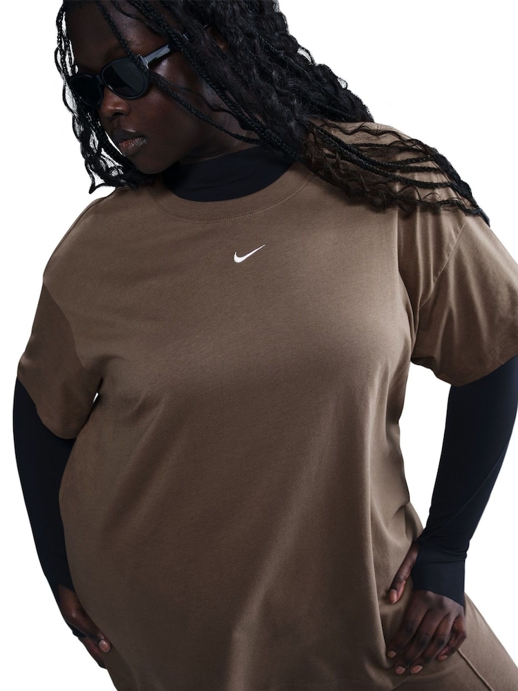 Nike Brown Curve Sportswear Essential T-Shirt - Image 6 of 11