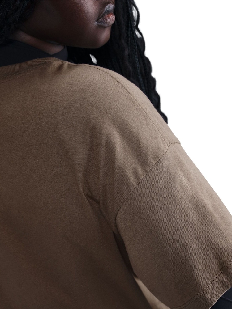 Nike Brown Curve Sportswear Essential T-Shirt - Image 7 of 11