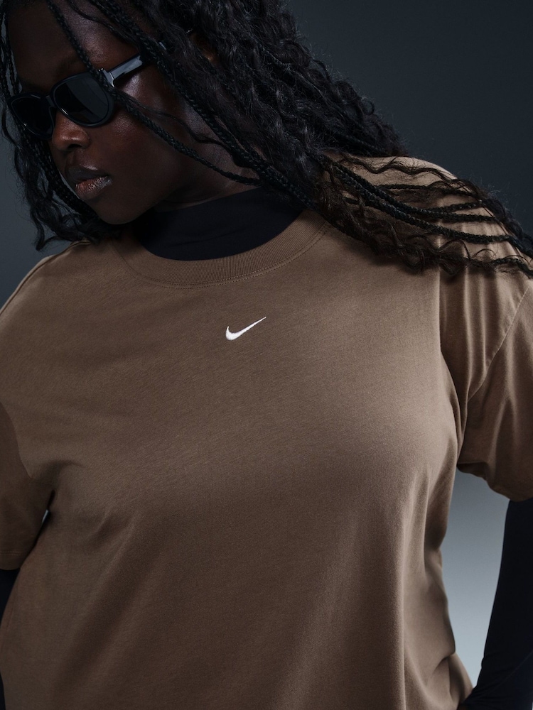 Nike Brown Curve Sportswear Essential T-Shirt - Image 9 of 11