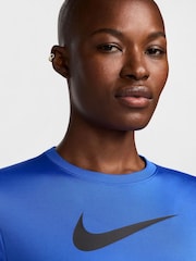 Nike Hyper Royal Blue Dri-FIT Graphic Swoosh Short Sleeve T-Shirt - Image 4 of 4