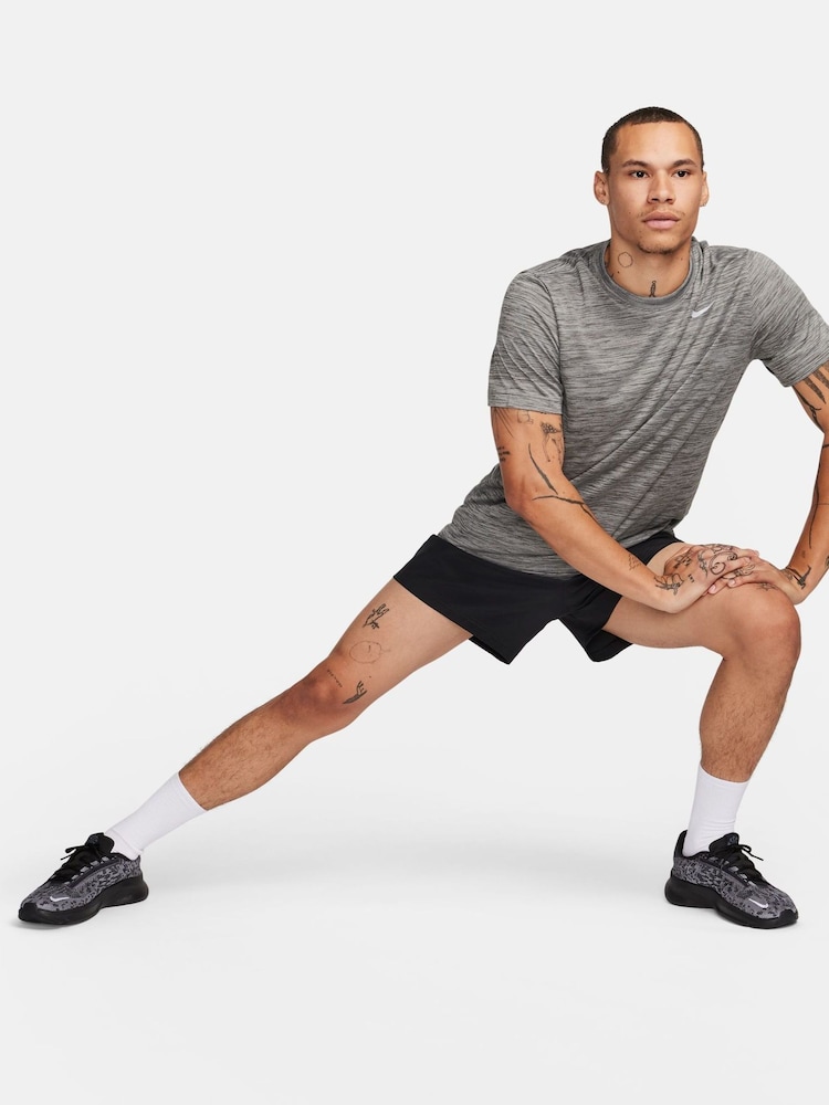 Nike Iron Grey Dri-FIT Training T-Shirt - Image 4 of 4 Nike Iron Grey Dri-FIT Training T-Shirt - Image 4 of 4