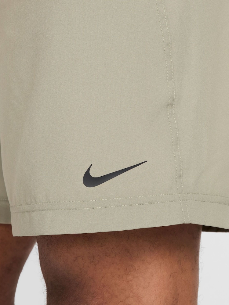 Nike Light Army Form Dri-FIT 9 inch Unlined Training Shorts - Image 6 of 6 Nike Light Army Form Dri-FIT 9 inch Unlined Training Shorts - Image 6 of 6