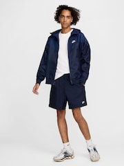 Obsidiana - Pantalones cortos tejidos con diseño fluido de Nike Club - Imagen 2 de 7
