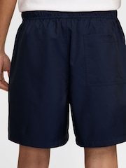 Obsidiana - Pantalones cortos tejidos con diseño fluido de Nike Club - Imagen 6 de 7