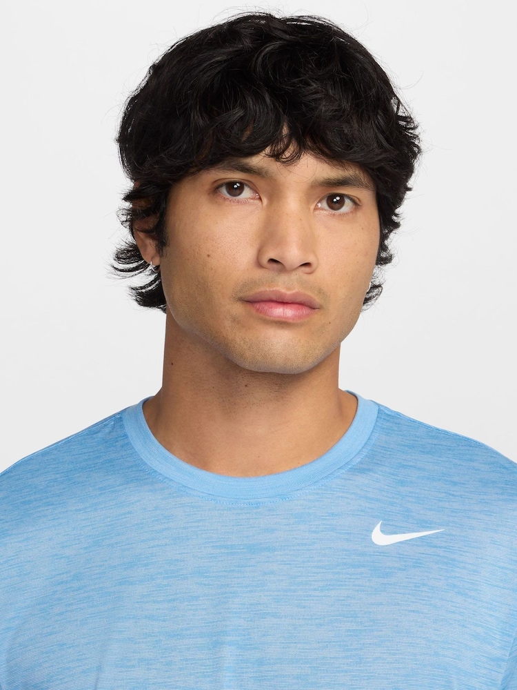 Nike University Blue Dri-FIT Veneer Training T-Shirt - Image 4 of 4 Nike University Blue Dri-FIT Veneer Training T-Shirt - Image 4 of 4