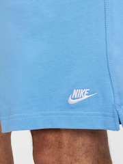 Estilo universitario en azul - Pantalón corto de punto de 100 % algodón de Nike Club - Imagen 6 de 6