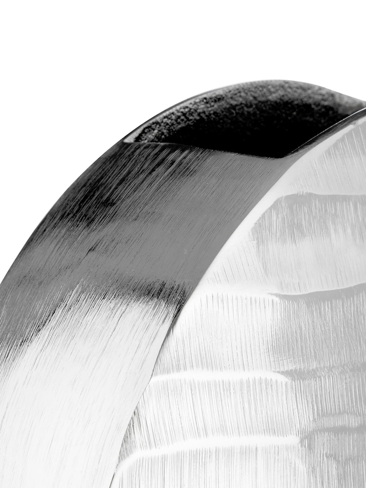 Interiors by Premier Silver Kensington Townhouse Round Vase - Image 4 of 4