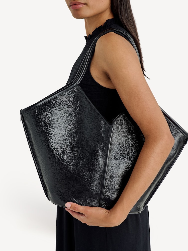 Hereu Studio Black Calella Distressed Leather Tote - Image 2 of 12
