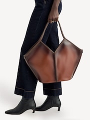 Hereu Studio Chesnut Brown Calella Distressed Leather Tote - Image 2 of 4