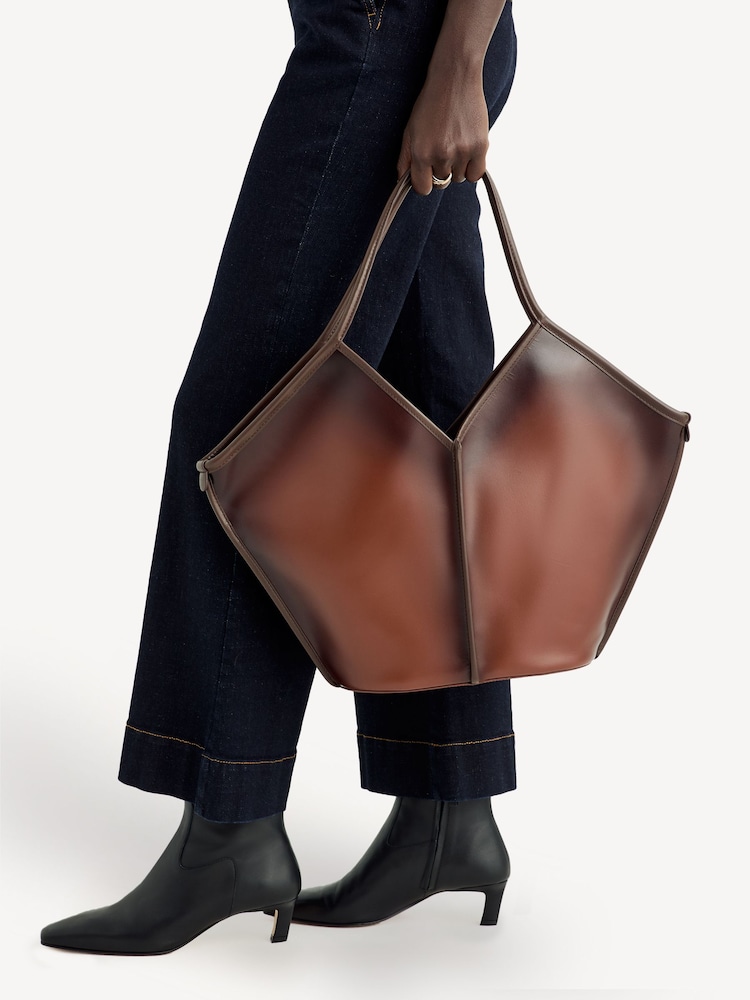 Hereu Studio Chesnut Brown Calella Distressed Leather Tote - Image 2 of 4
