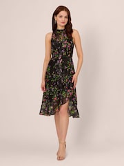 Adrianna Papell Bedrucktes Midi-Kleid mit Neckholder in Schwarz - Bild 1 von 7