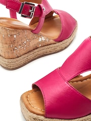 Rosa - Moda in Pelle de cunha com barra frontal em T Petrina Sandals - Imagem 4 de 4