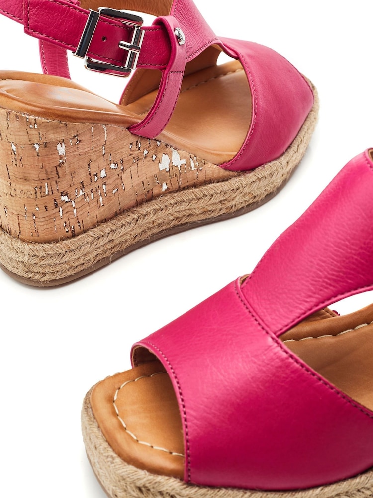 Rosa - Moda in Pelle de cunha com barra frontal em T Petrina Sandals - Imagem 4 de 4