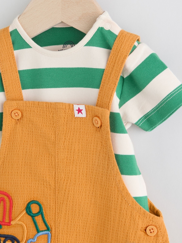 Couleurs vives à motif véhicules - Ensemble salopette et body tissé pour bébé (0mths-2yrs) - Image 4 of 7
