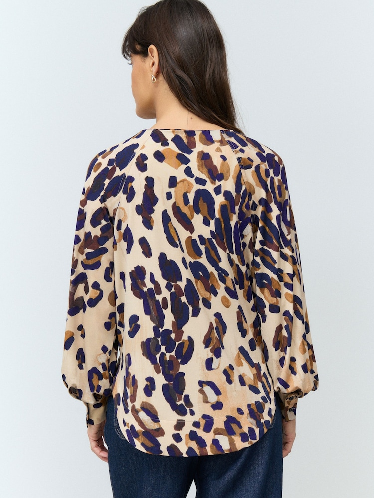 Estampado animal - Blusa de punto y manga larga con cuello en pico - Imagen 2 de 8