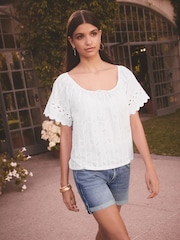 Blanco - Broderie Boho Short Sleeve Ric Rac Top - Imagen 2 de 8