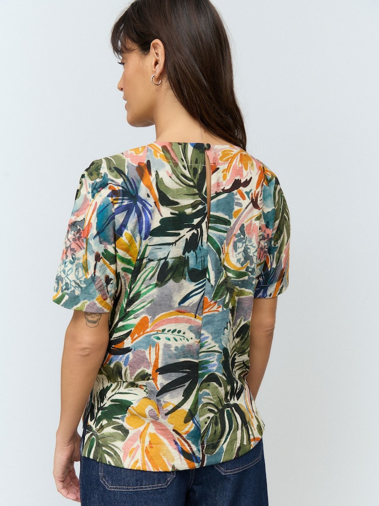 Estampado de palmeras abstracto en tonos de verde - Camiseta texturizada de corte recto  - Image 4 of 8