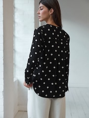 Black/White Spot Relaxed Fit Long Sleeve Overhead V-Neck Blouse - Image 3 of 7