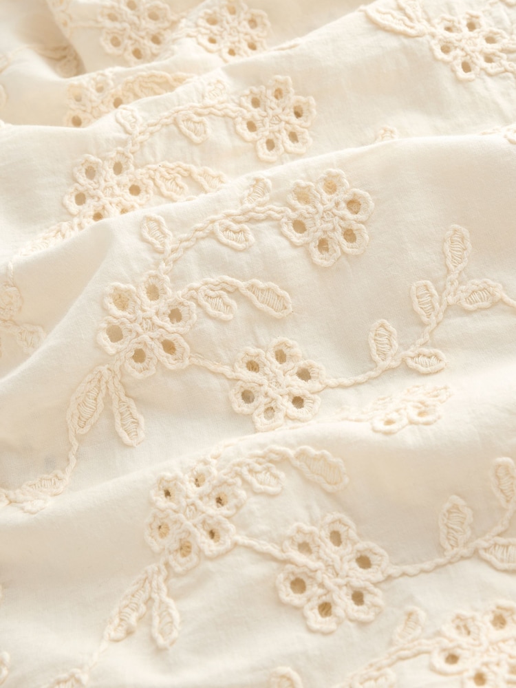 Crème - Chemisier texturé Fleuri Cornelli à manches longues 100% coton - Image 6 of 7