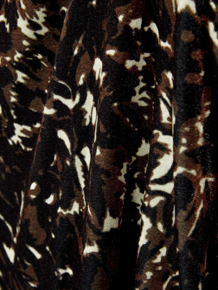 Reiss Black Sonya Cut Out Abstract Print Velvet Dress - Image 6 of 6