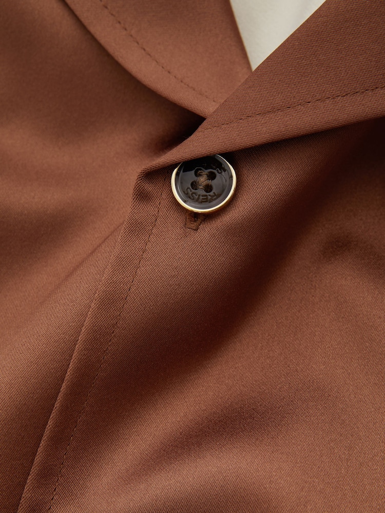 Reiss Tobacco/Ecru Noto Ché Satin Effect Colourblock Cuban Collar Shirt - Image 5 of 5